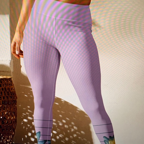 White  buffalo top and leggings in lavender with Lotus flower accents. Size L - Picture 6 of 7